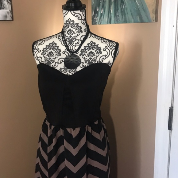 Mulata Dress, shoes & coordinating necklace #1 - Picture 3 of 8